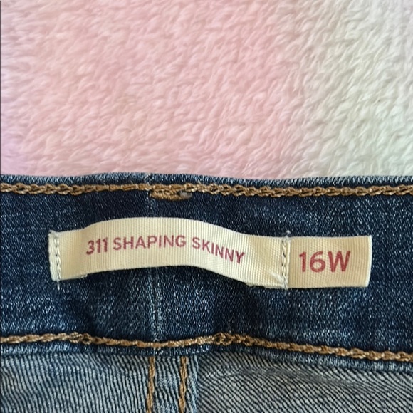 Levi's Men's Dark Blue Straight Jeans - Picture 5 of 11